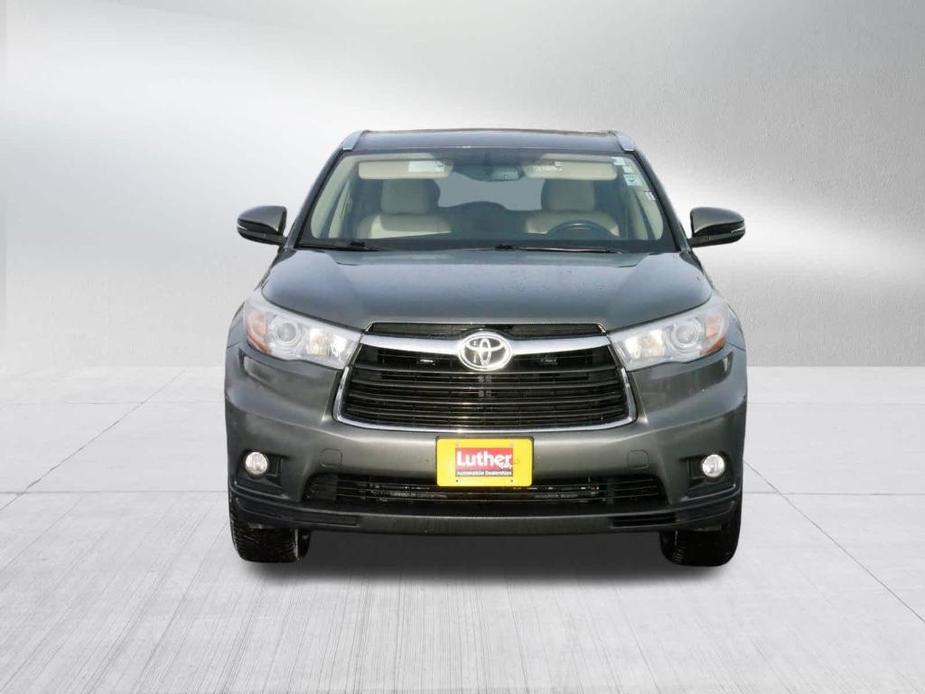 used 2015 Toyota Highlander car, priced at $18,895