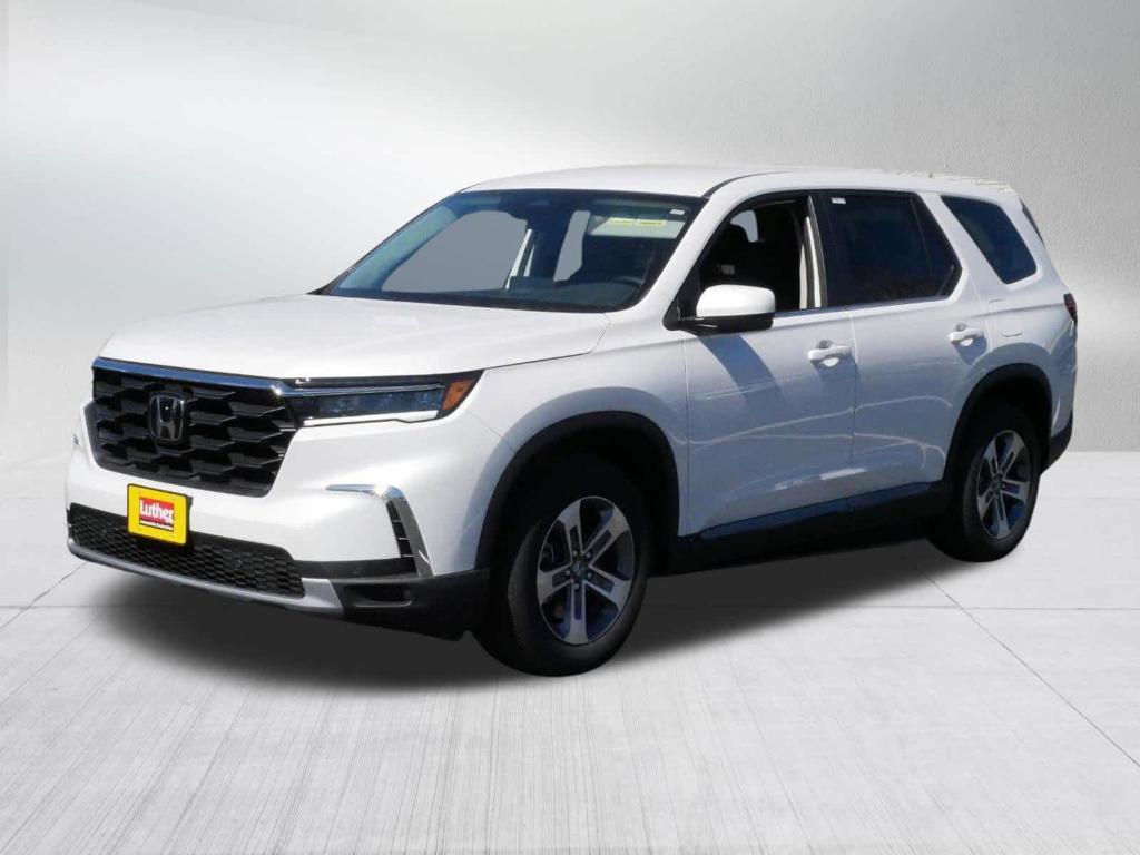 new 2025 Honda Pilot car, priced at $44,036