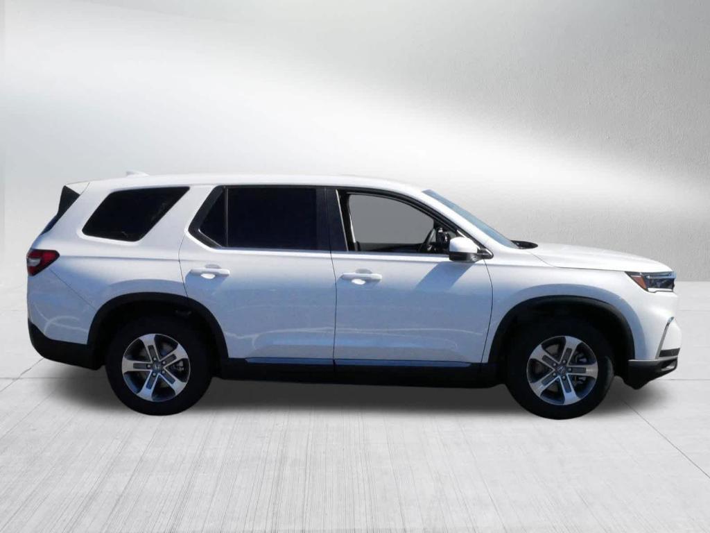 new 2025 Honda Pilot car, priced at $44,036