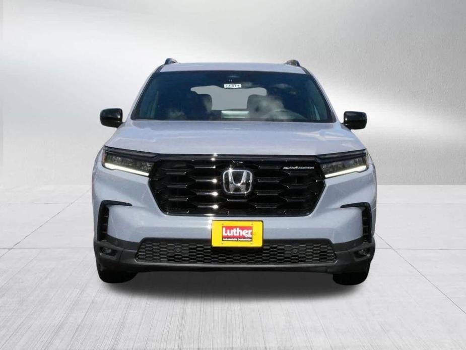 new 2025 Honda Pilot car, priced at $53,895