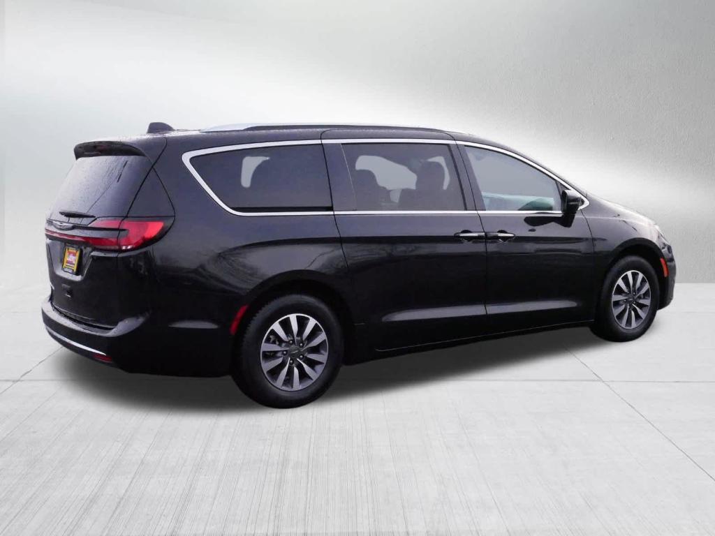 used 2021 Chrysler Pacifica car, priced at $20,795