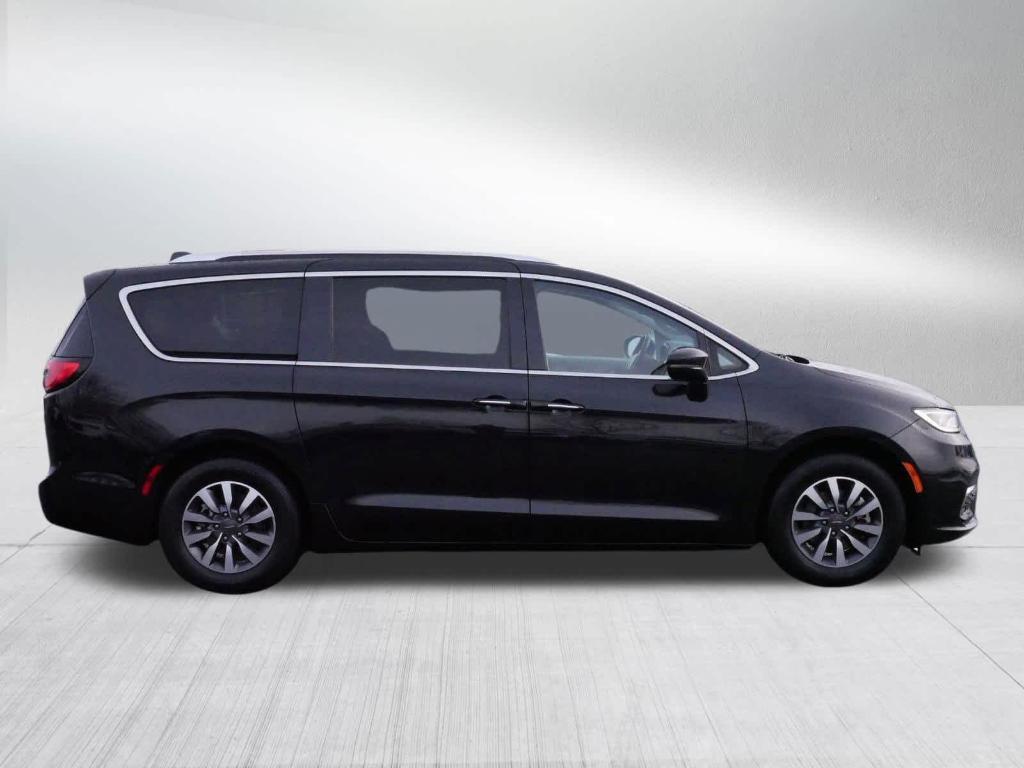 used 2021 Chrysler Pacifica car, priced at $20,795