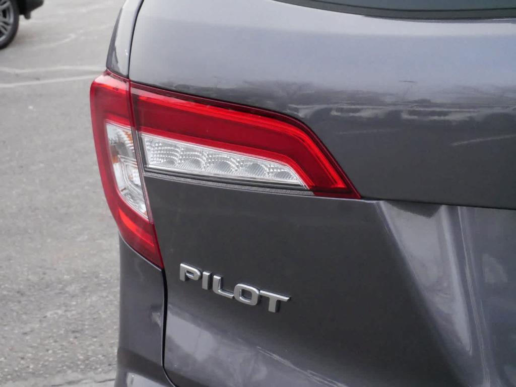 used 2022 Honda Pilot car, priced at $33,895