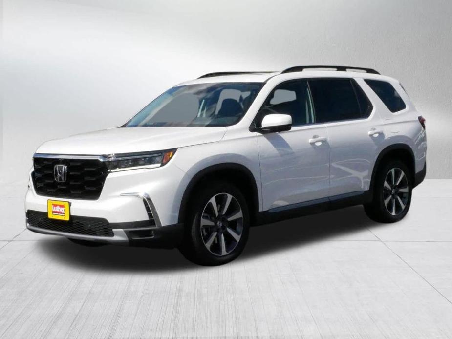 new 2025 Honda Pilot car, priced at $52,216