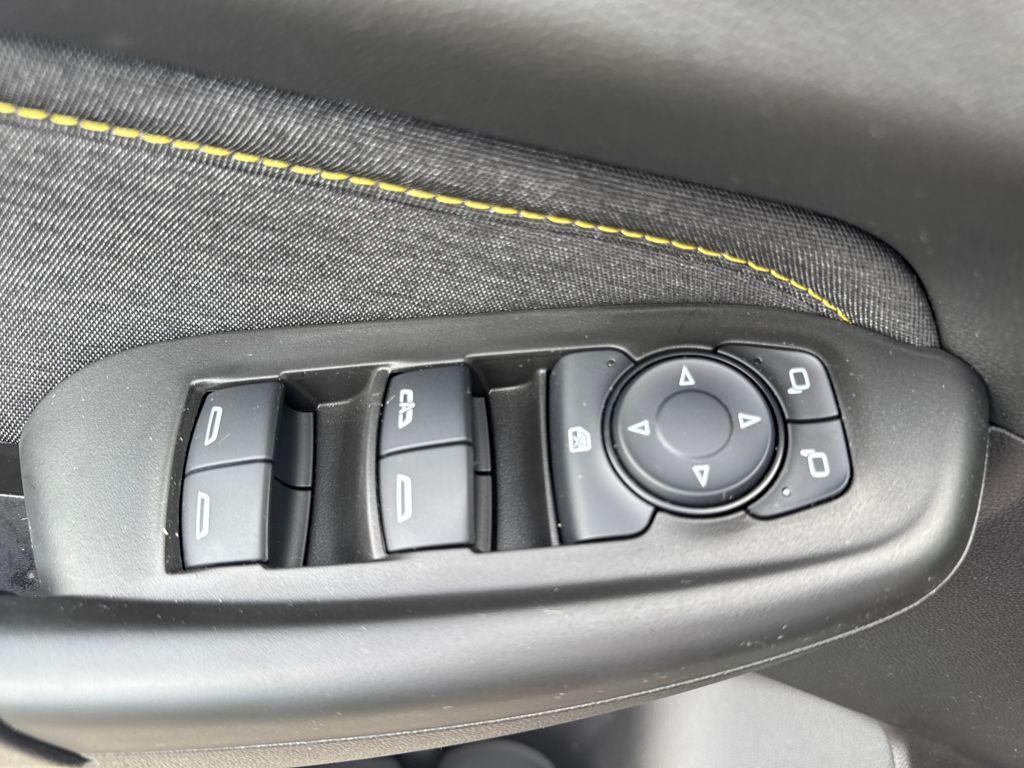 used 2025 Chevrolet TrailBlazer car, priced at $27,997