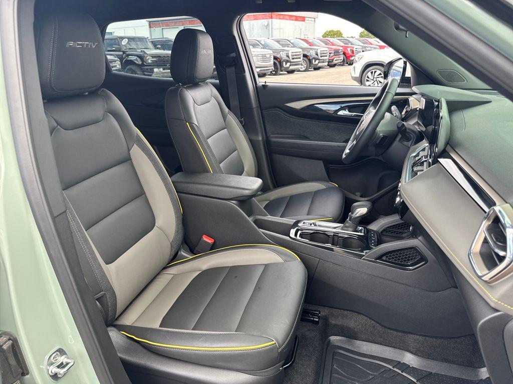 used 2025 Chevrolet TrailBlazer car, priced at $27,997