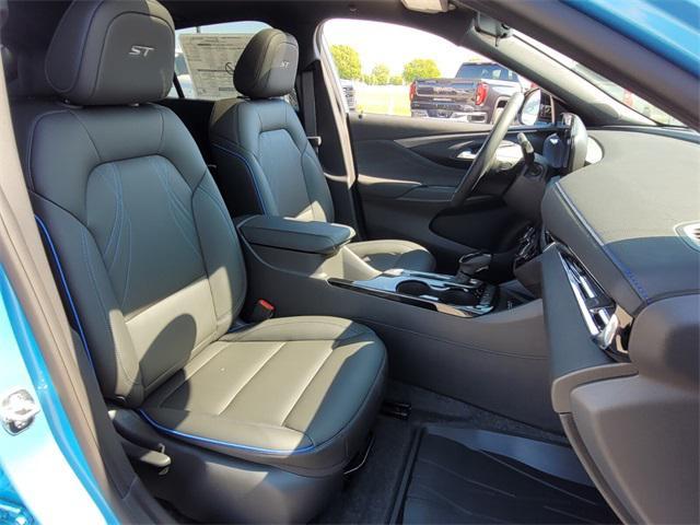 new 2025 Buick Envista car, priced at $30,755
