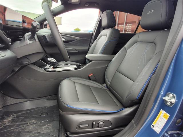 new 2025 Buick Envista car, priced at $30,755