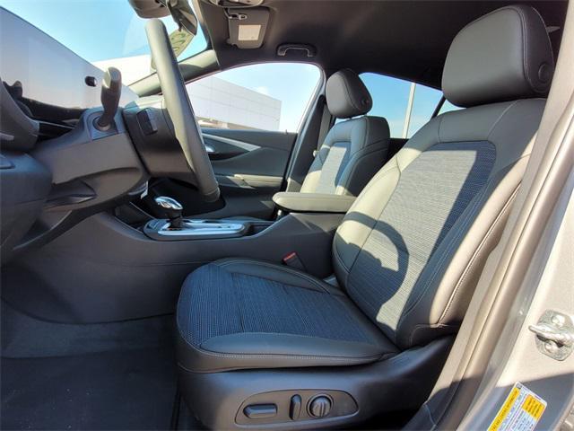new 2025 Buick Envista car