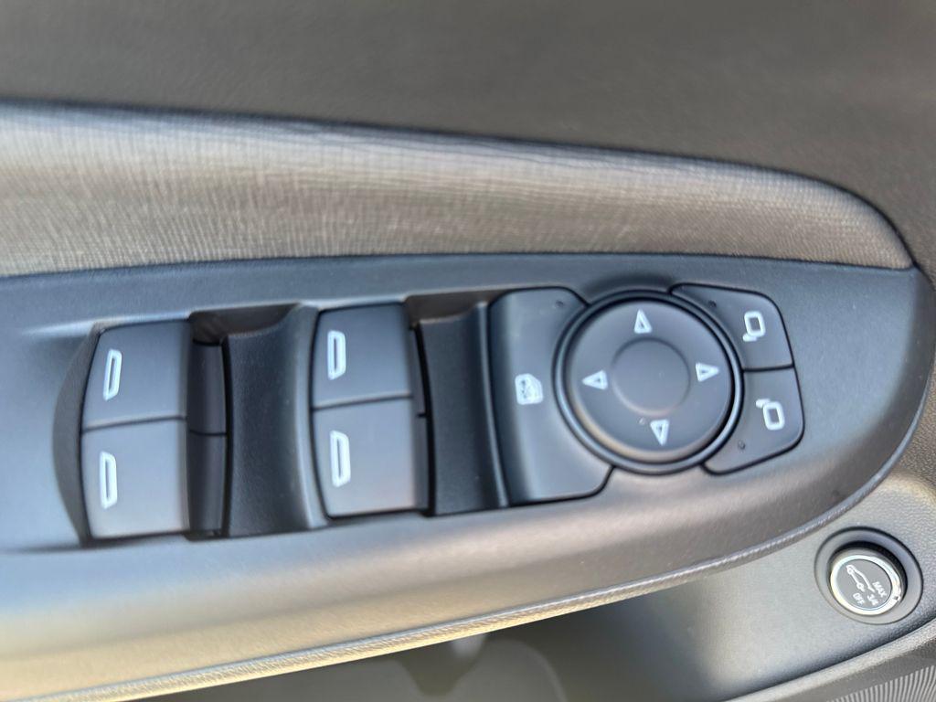 new 2025 Buick Envista car, priced at $26,798