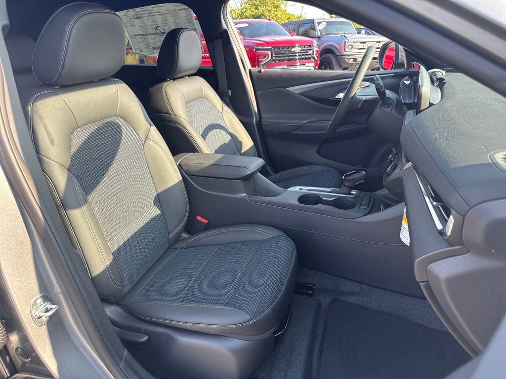 new 2025 Buick Envista car, priced at $26,798