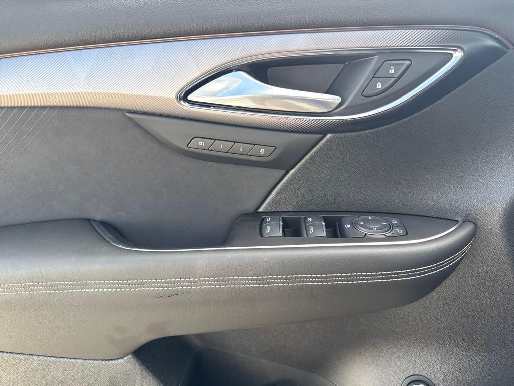 new 2025 Buick Envision car, priced at $41,298
