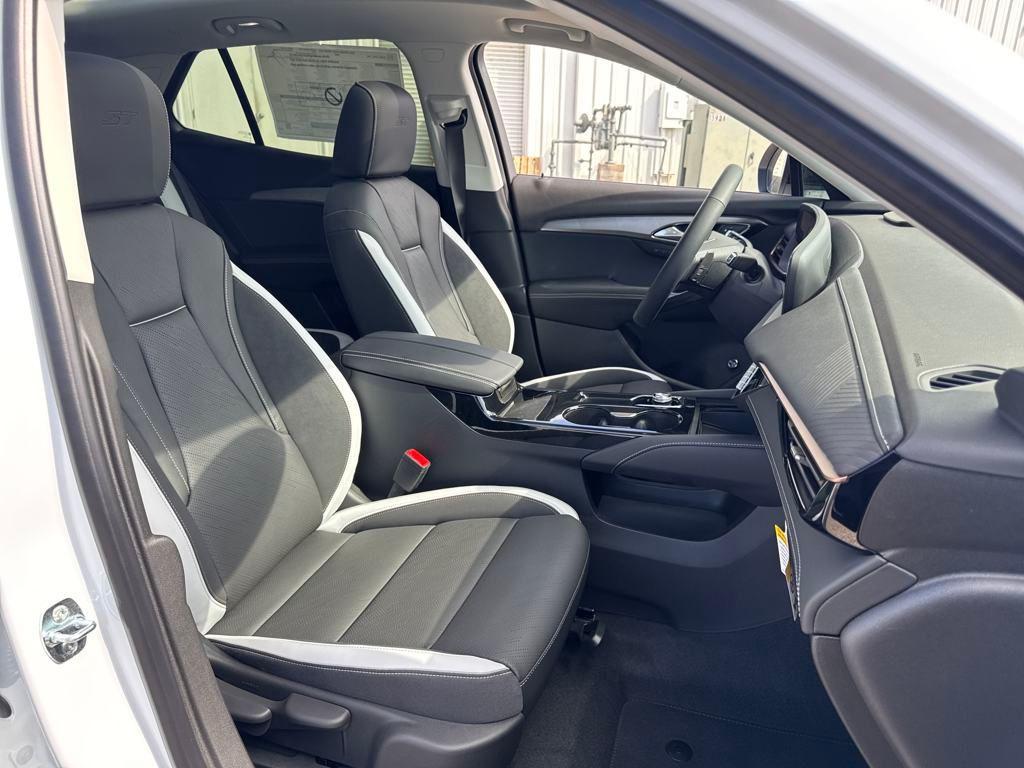 new 2025 Buick Envision car, priced at $41,298