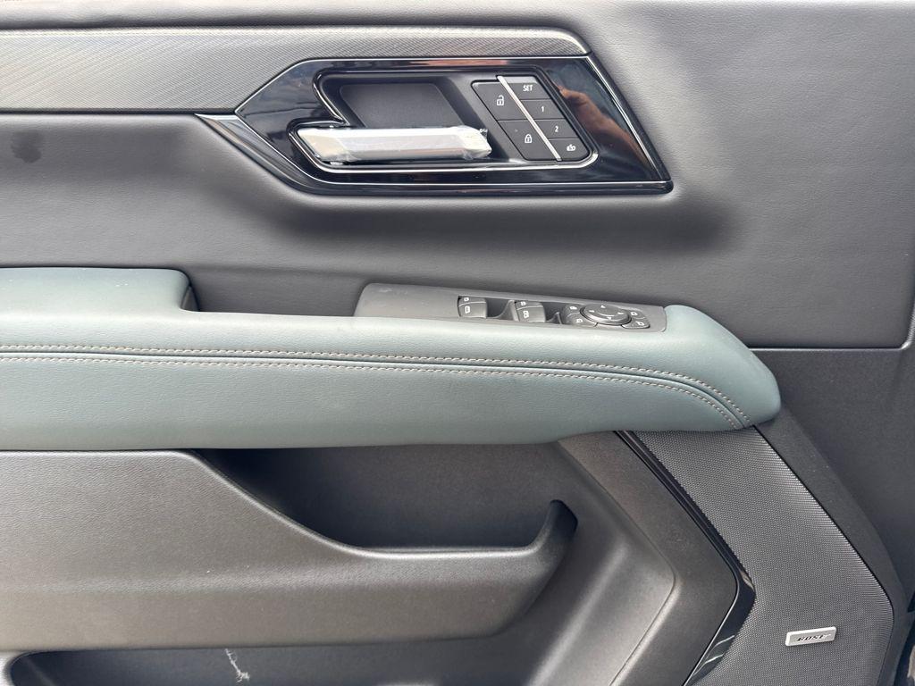 new 2025 GMC Yukon XL car, priced at $94,284