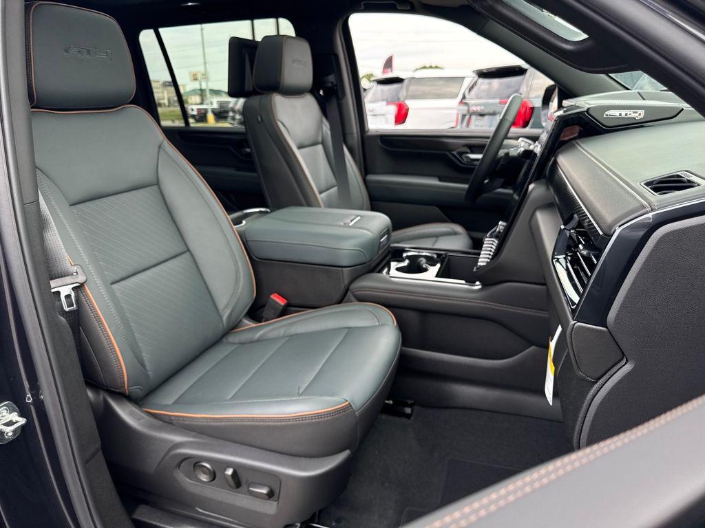 new 2025 GMC Yukon XL car, priced at $94,284