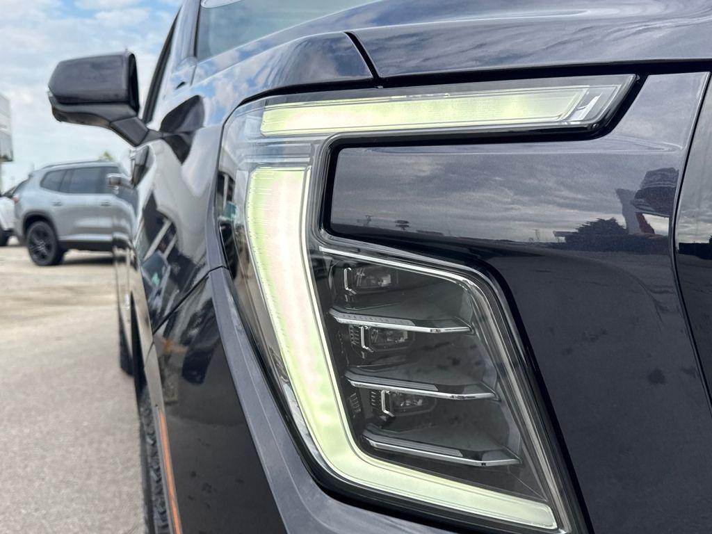 new 2025 GMC Yukon XL car, priced at $94,284