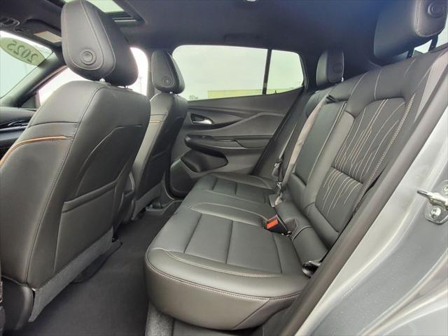 new 2025 Buick Envista car