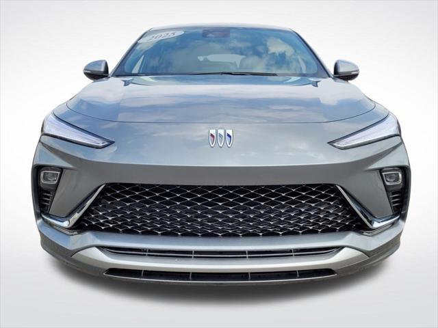 new 2025 Buick Envista car