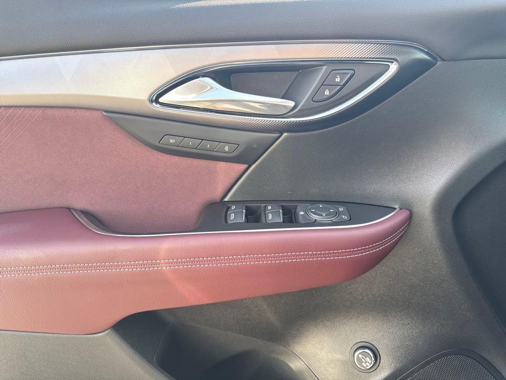 new 2025 Buick Envision car, priced at $40,511