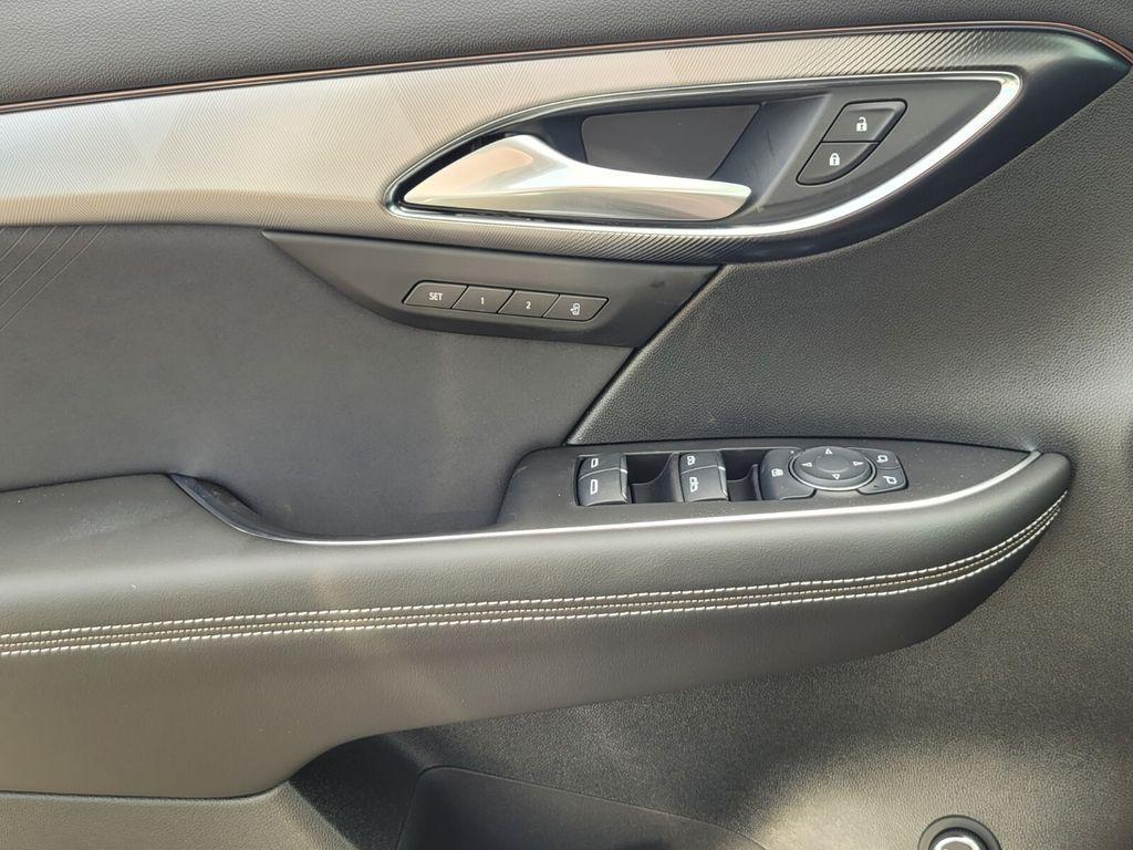 new 2025 Buick Envision car, priced at $40,236