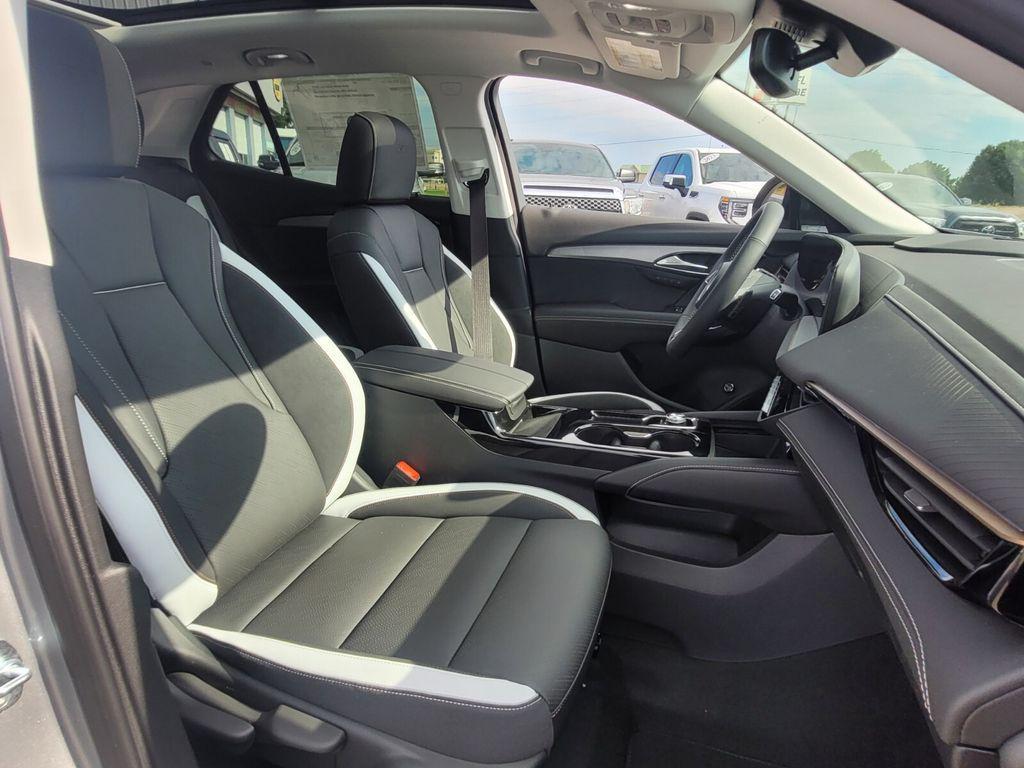 new 2025 Buick Envision car, priced at $40,236