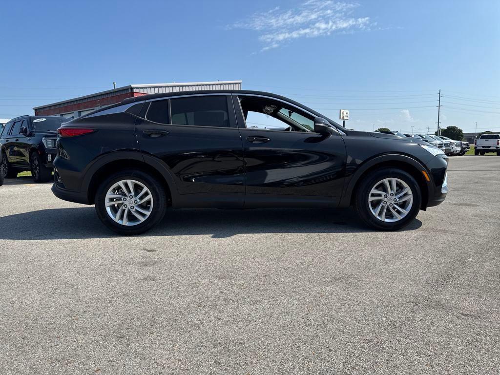 new 2025 Buick Envista car, priced at $25,682