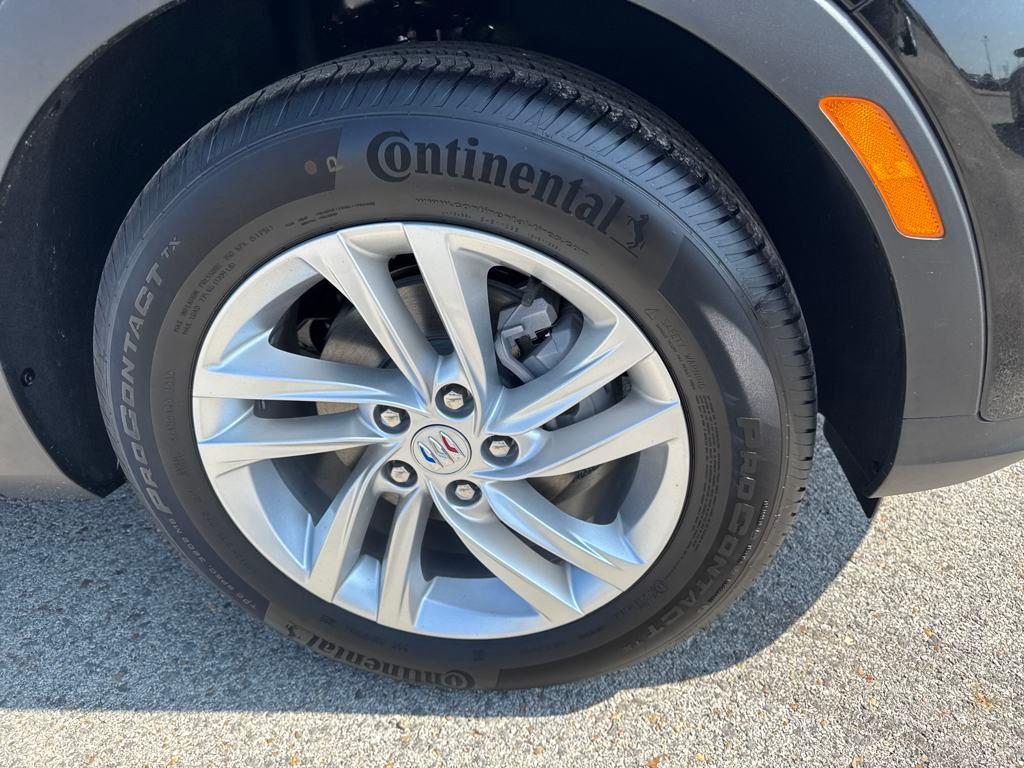new 2025 Buick Envista car, priced at $25,682