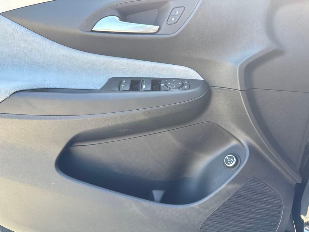 new 2025 Buick Envista car, priced at $25,682