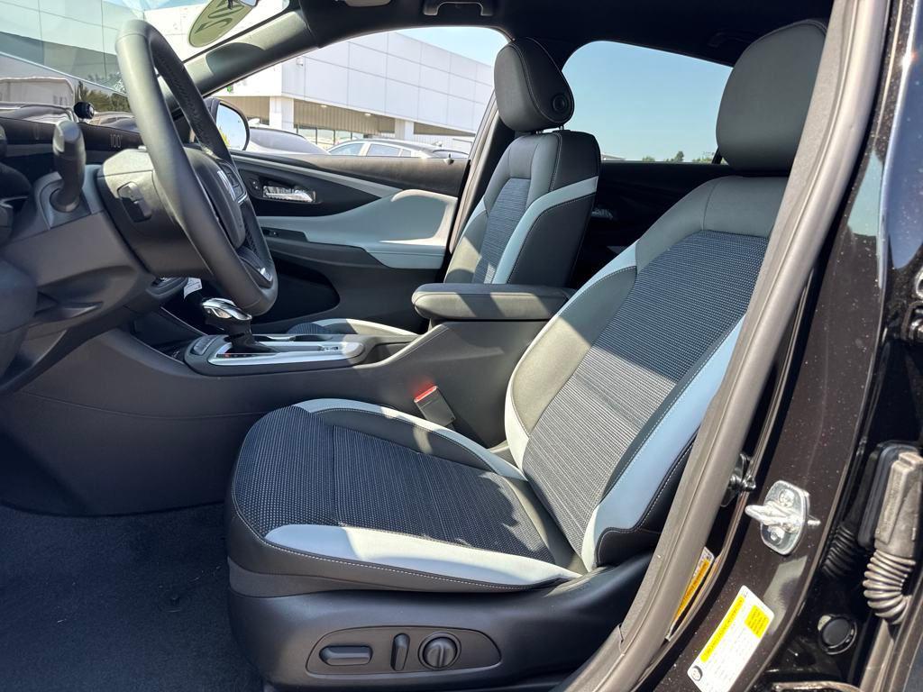new 2025 Buick Envista car, priced at $25,682