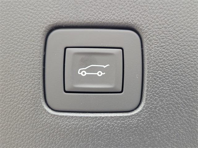 new 2025 Buick Envista car, priced at $32,225