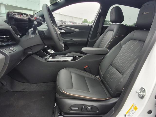 new 2025 Buick Envista car, priced at $32,225