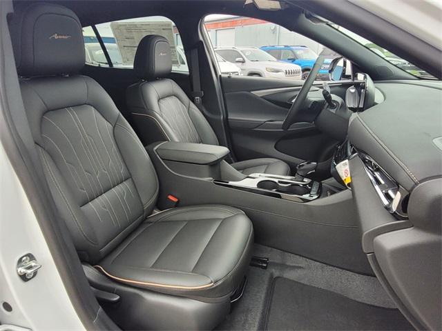 new 2025 Buick Envista car, priced at $32,225