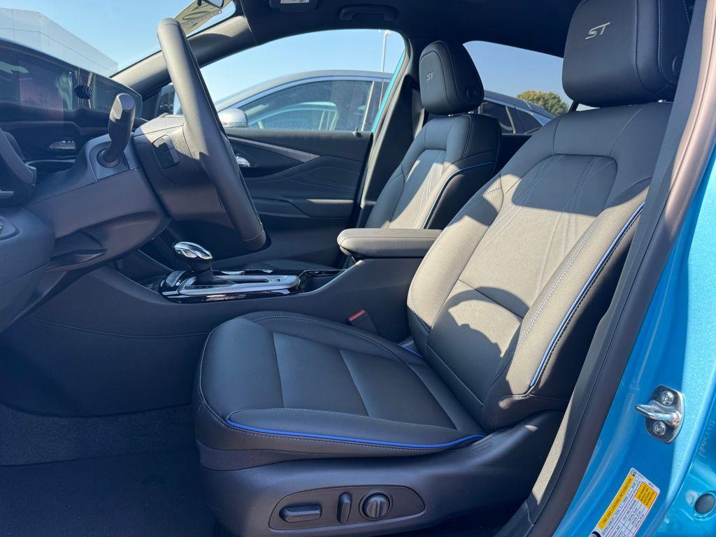 new 2026 Buick Envista car, priced at $29,834