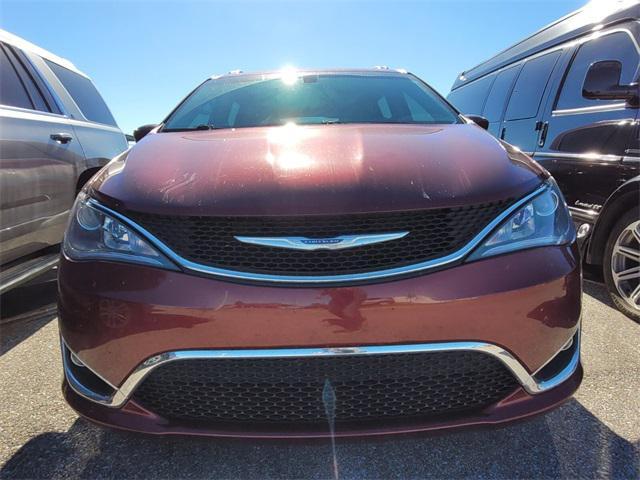 used 2017 Chrysler Pacifica car