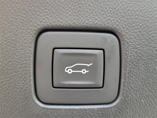 new 2025 Buick Envista car, priced at $27,619