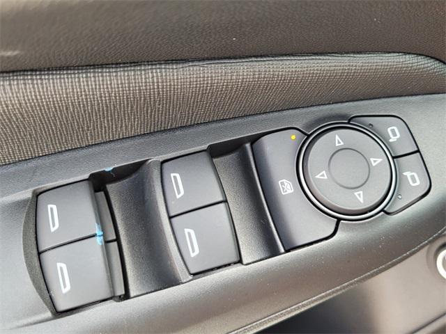 new 2025 Buick Envista car, priced at $27,619