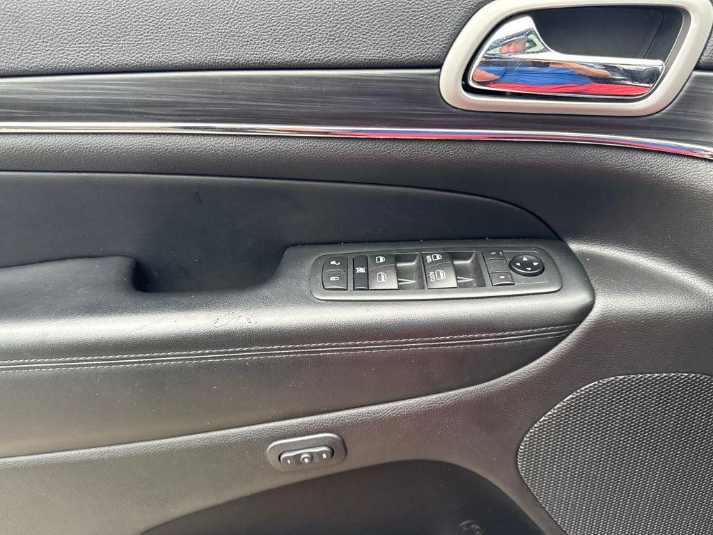 used 2020 Jeep Grand Cherokee car, priced at $27,198