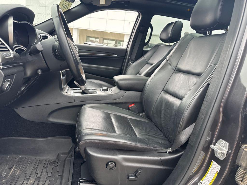 used 2020 Jeep Grand Cherokee car, priced at $27,198