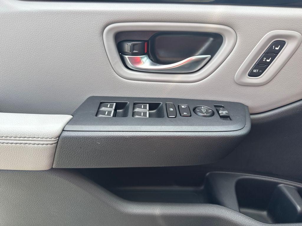 used 2025 Honda Pilot car, priced at $44,497