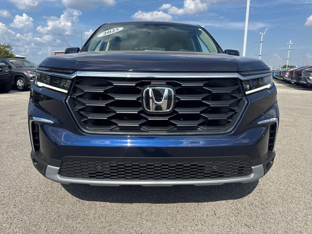 used 2025 Honda Pilot car, priced at $44,497