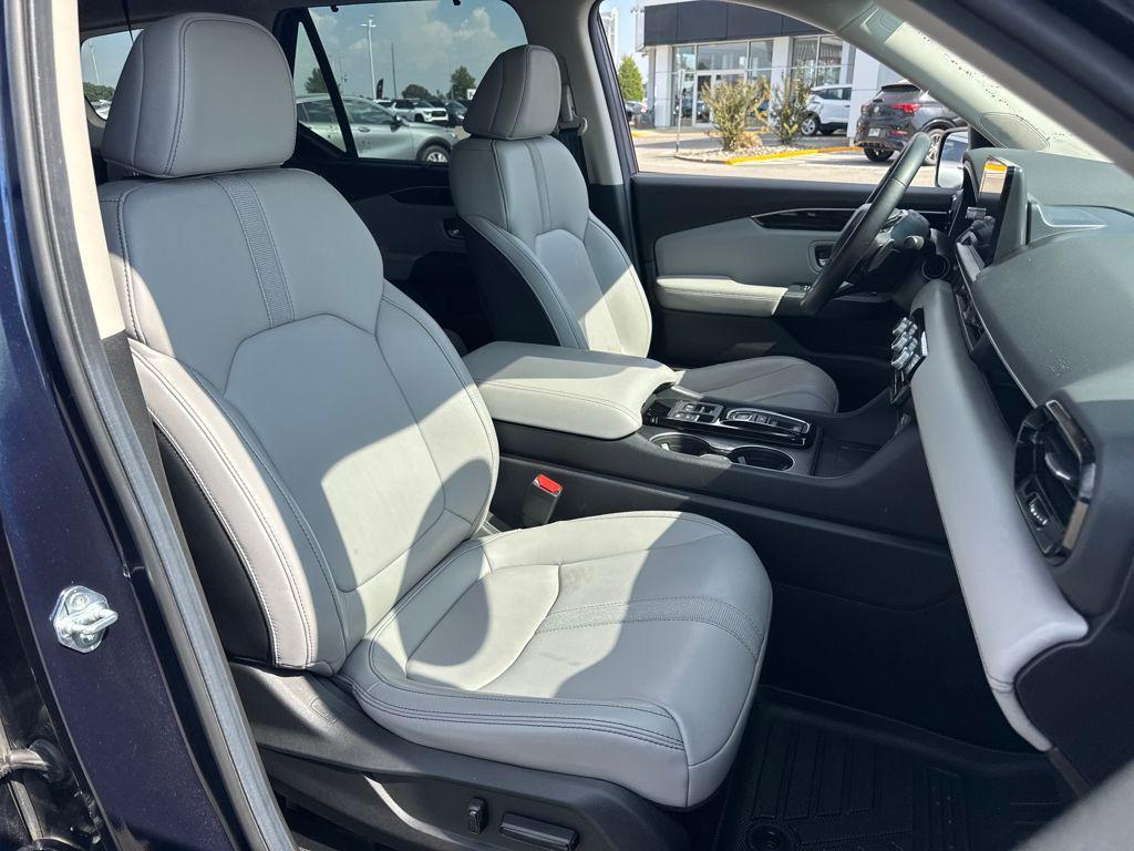 used 2025 Honda Pilot car, priced at $44,497
