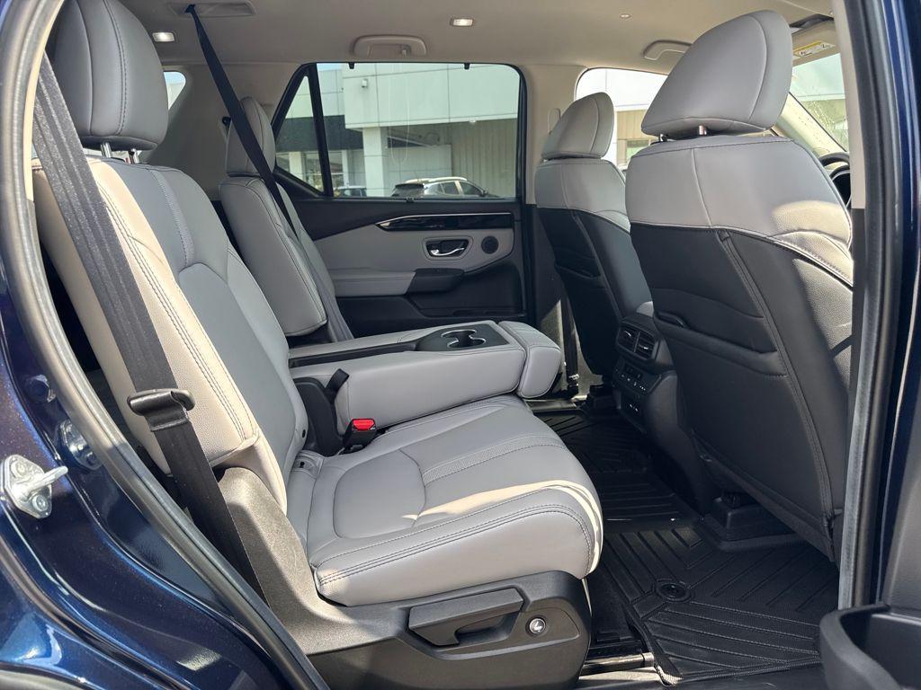 used 2025 Honda Pilot car, priced at $44,497