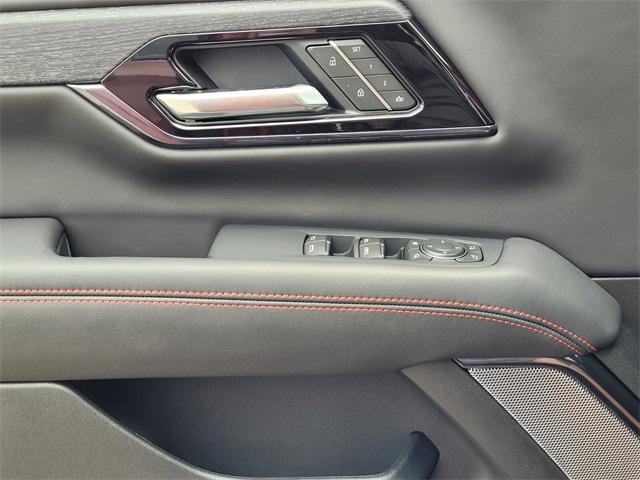 new 2025 GMC Yukon car, priced at $100,640