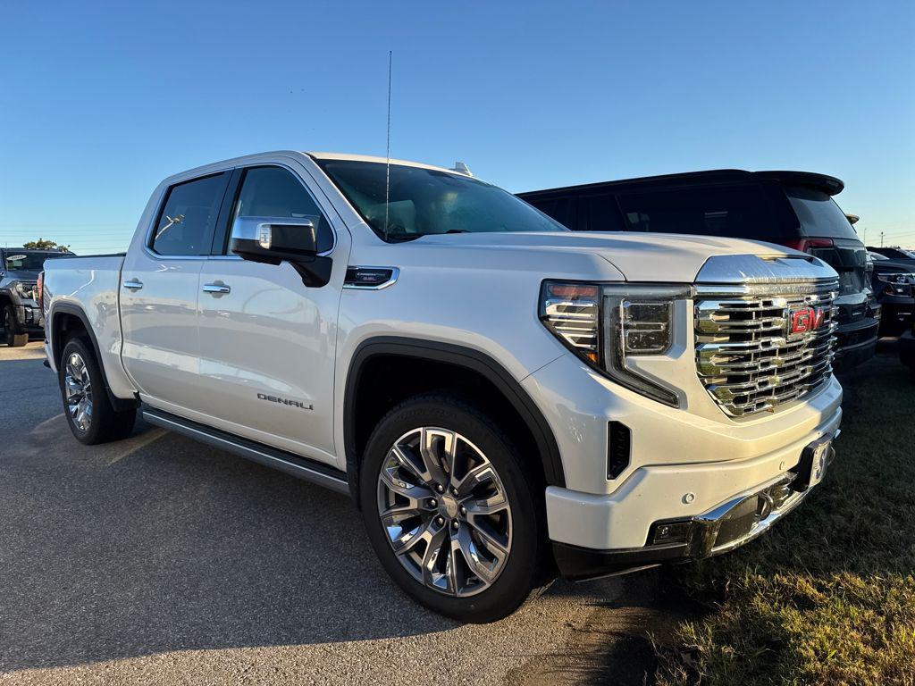 used 2023 GMC Sierra 1500 car, priced at $52,997