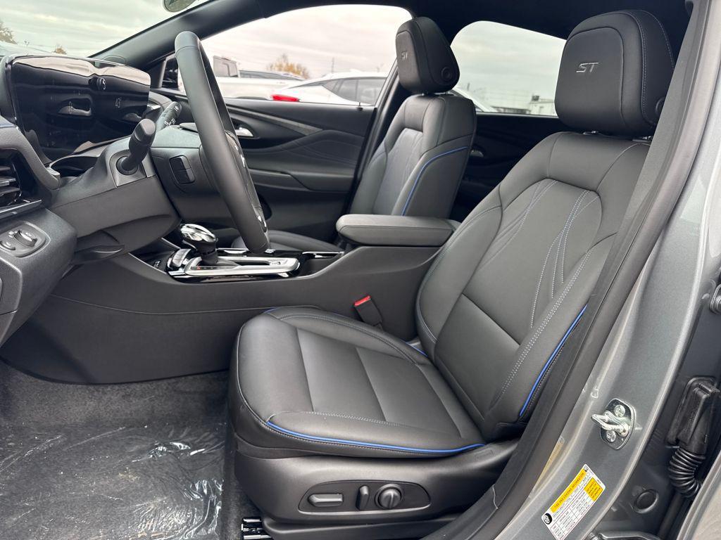 new 2026 Buick Envista car, priced at $30,776