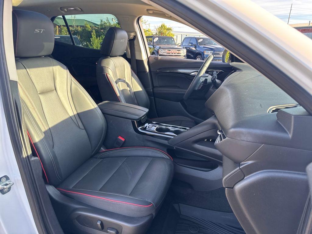 used 2022 Buick Envision car, priced at $25,997