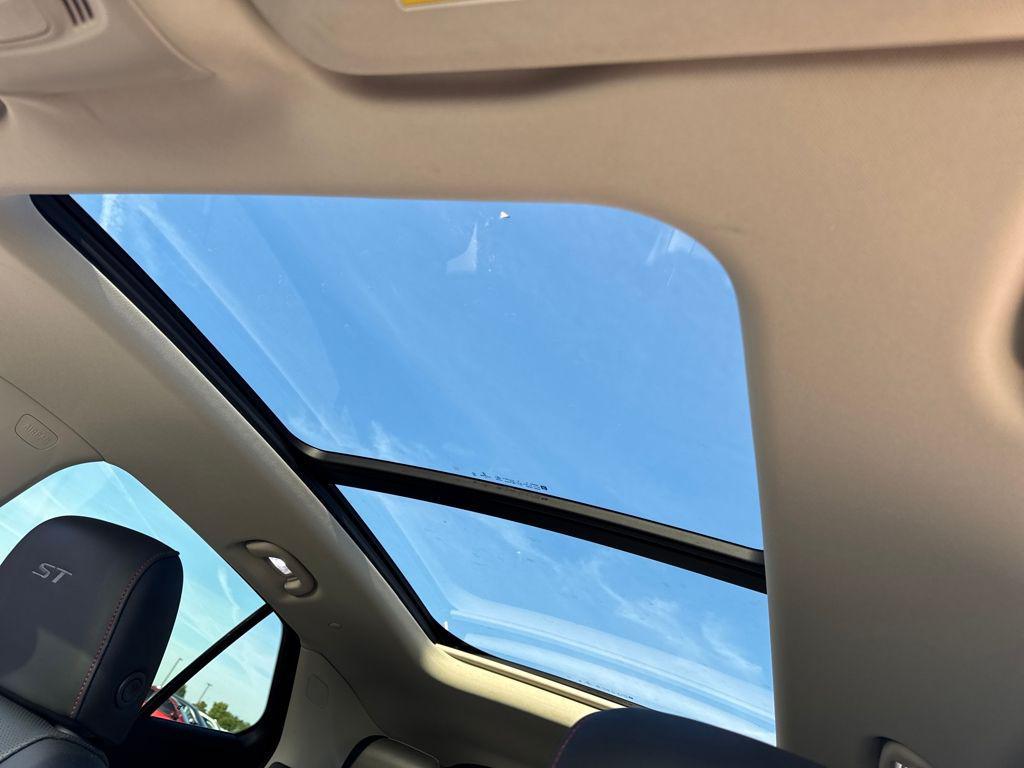 used 2022 Buick Envision car, priced at $25,997