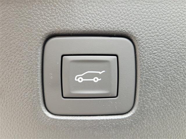 new 2025 Buick Envista car, priced at $31,625