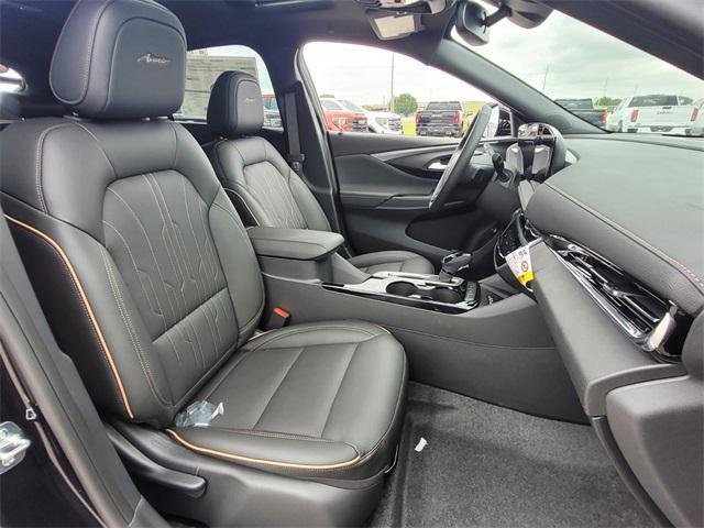 new 2025 Buick Envista car, priced at $31,625