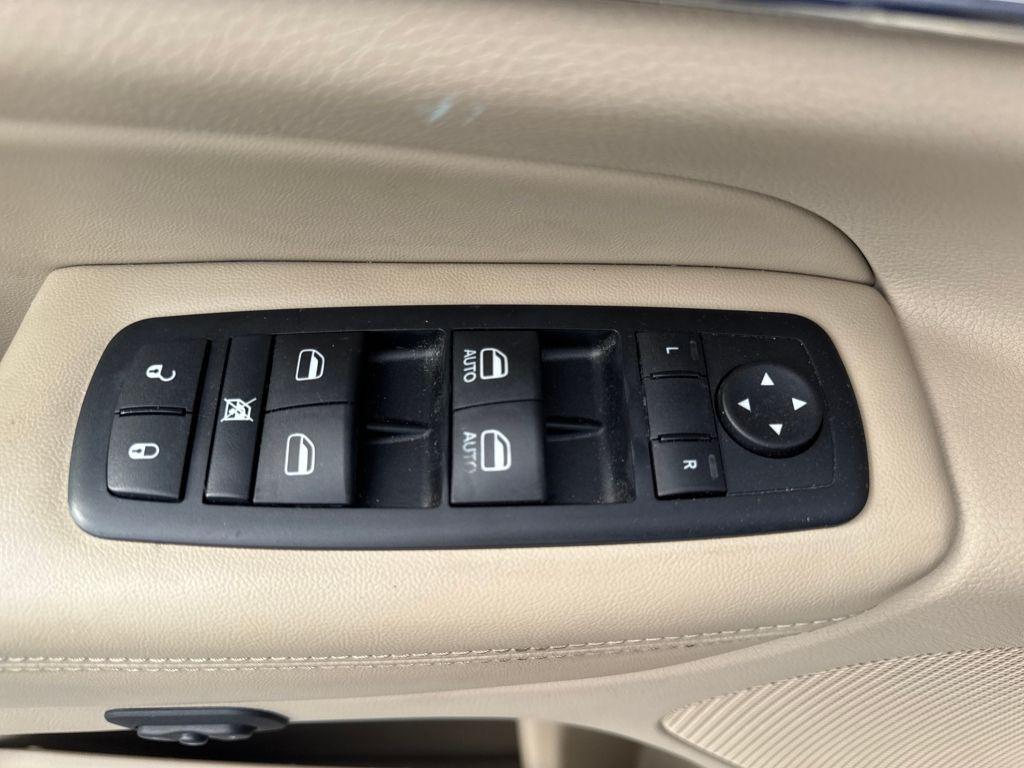 used 2015 Jeep Grand Cherokee car, priced at $15,497